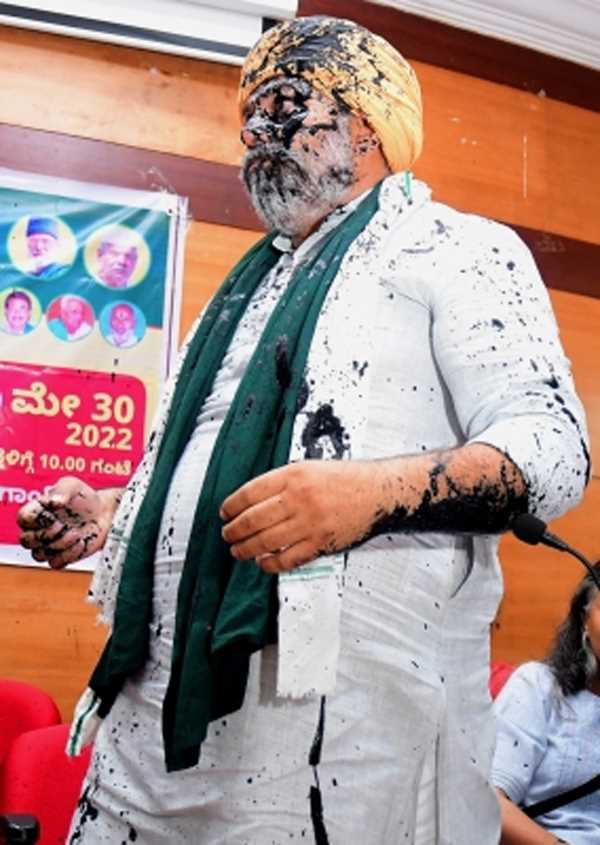 अखिल भारतीय किसान सभा ने बीकेयू नेता राकेश टिकैत पर हमले की निंदा की